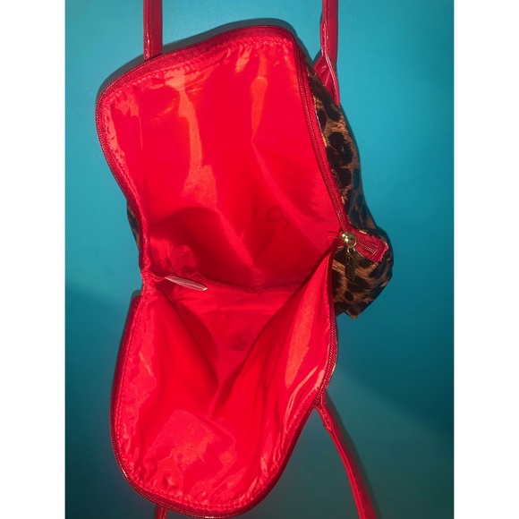 ELIZABETH ARDEN LEOPARD PRINT PURSE WITH RED HANDLES - Picture 3 of 3